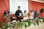 Prasoon Joshi launches Dr Hema Joshi’s book Do Palkon Ki Chhavn Main